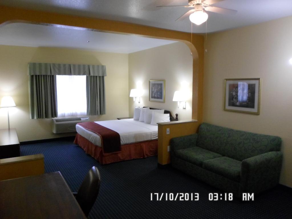 Howard Johnson By Wyndham San Antonio Hotel & Suites Zewnętrze zdjęcie