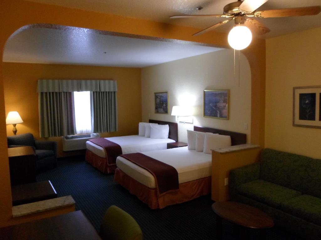 Howard Johnson By Wyndham San Antonio Hotel & Suites Zewnętrze zdjęcie